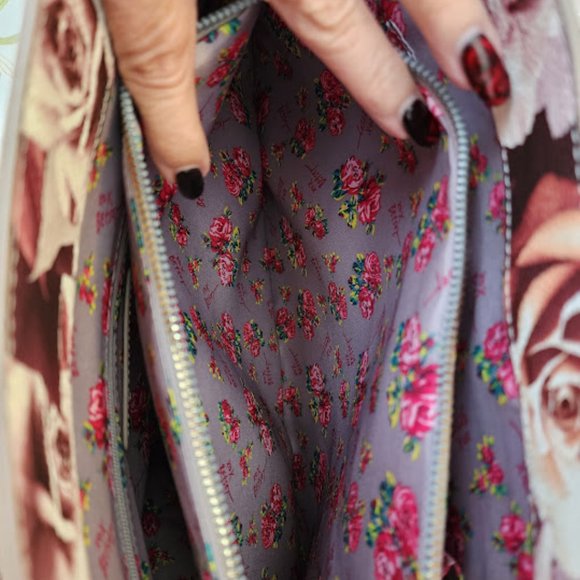 Betsey Johnson Xozaria Large Tote - Picture 7 of 16